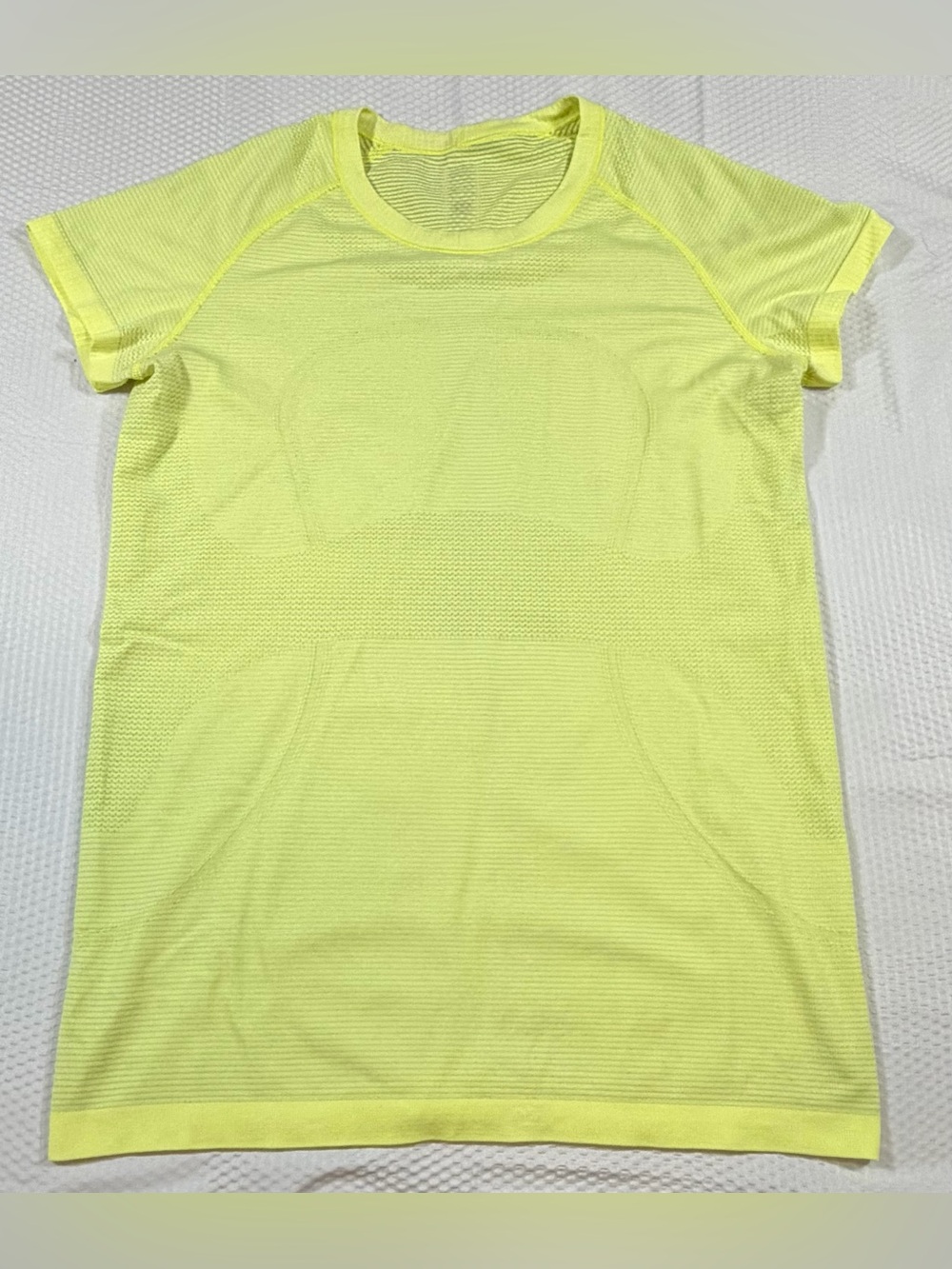 Lululemon Swiftly Tech Short Sleeve Women’s 12 Neon Seamless Motivational Hem